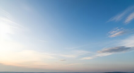 Obraz premium Cielo azul claro y nubes blancas.