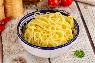 Boiled yellow egg noodles in the bowl