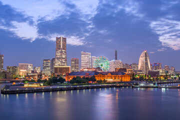 Fototapeta premium Yokohama, Japan city skyline from the bay at twilight. 365