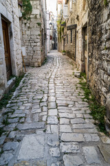 narrow street in the old town of dubrovnik croatia
