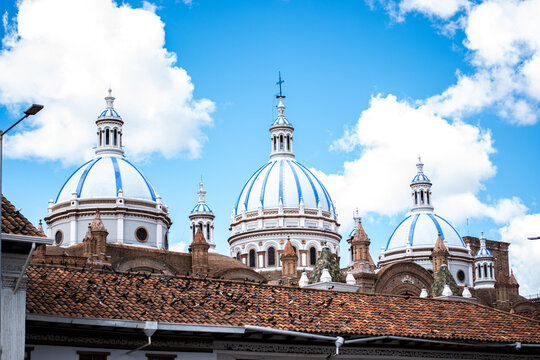 Catedral  Nueva Cuenca Ecuador photo