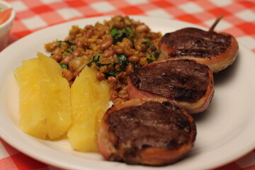 Complete Dish with Beans and Meat