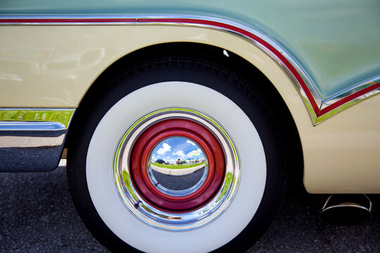 Art Deco Classic Automobile Details