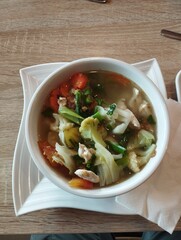 thai noodle soup with shrimp
