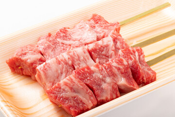 ［国産牛］牛もも肉串（トモサンカク）