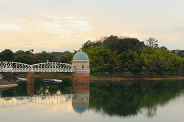秋の湖