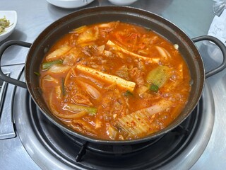 돼지고기가 들어간 김치찌개
