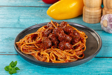 Italian spaghetti with beef meatballs