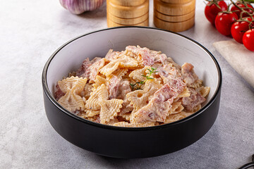Pasta Carbonara - farfalle with bacon
