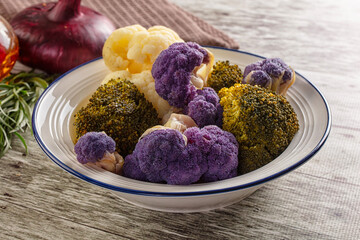 Steamed Colorful raw organic cauliflower cabbage