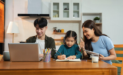 Fototapeta premium Family Asian spending happy time together.