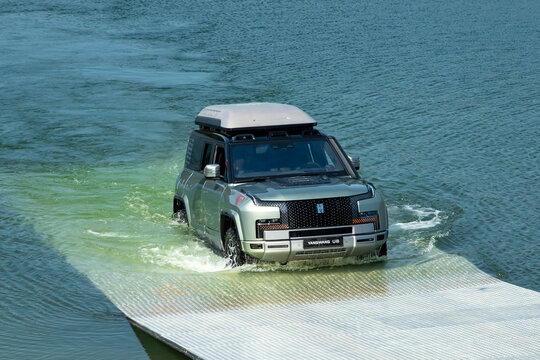 Yangwang U8 is a full-size luxury SUV manufactured by BYD Auto. It is an electric vehicle with a petrol engine acting as a range extender.