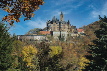 Blick auf das Schloss Wernigerode im Herbst_01