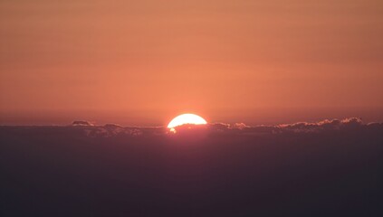 Obraz premium Dawn breaking in the heavens