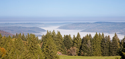 Brume dans les vall&eacute;es Vosgiennes