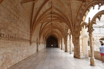 Obraz premium Lisbon Travel – Colorful Streets, Historic Architecture and Scenic Views of Portugal