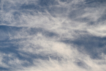 Obraz premium Serene and Beautiful Cloud Patterns in a Bright Blue Sky Creating a Calming Atmosphere