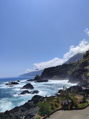 &bdquo;K&uuml;stenlandschaft mit Meer &ndash; ruhige nat&uuml;rliche Szenerie&ldquo; Madeira