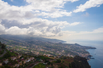 &bdquo;K&uuml;stenlandschaft mit Meer &ndash; ruhige nat&uuml;rliche Szenerie&ldquo; Madeira