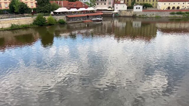 R&iacute;o Moldava, Isla de Kampa y Castillo de Praga, Rep&uacute;blica Checa