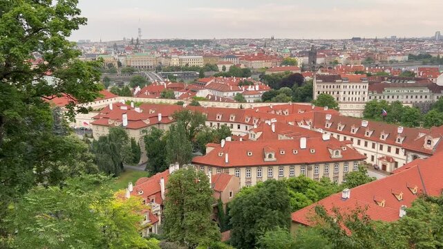 Vista panor&aacute;mica de la ciudad desde los jardines del Castillo de Praga, Rep&uacute;blica Checa