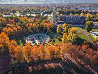 Stadtpark mit Albinmüller-Turm im Stadtpark Rotehorn Magdeburg im Herbst