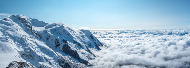Widok na Mont Blanc z Aiguille du Midi - jesień 2025