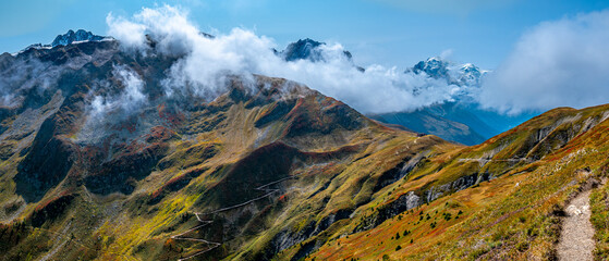 Widok z Col de Balme, Le Tour, Montroc, Francja, Alpy, Chamonix, masyw Mont Blanc. Zdjęcie wykonane we wrześniu 2025, jesień 