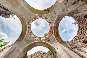 View inside an ancient crumbling temple © Eugeniusz
