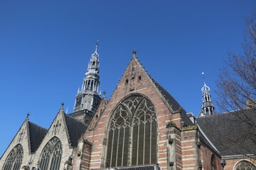 arch window of the oude kerk church in amsterdam © gomealmx