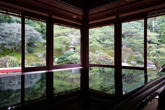 坂本旧竹林院の一階座敷からの風景