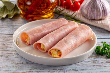 Delocous ham roll with cheese