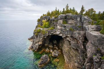 The Grotto Bruce Peninsula National Park Canada, Turquoise Cave and Cliffs on Georgian Bay