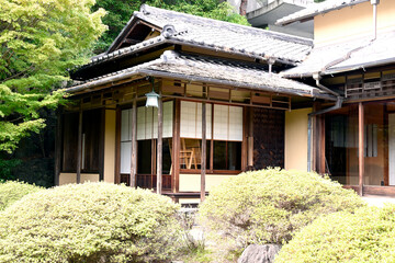 古民家と庭