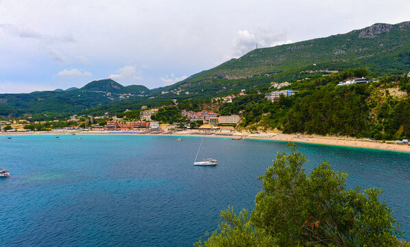 Strand von Valtos-Parga an der griechischen Westk&uuml;ste (Epirus) am Ionischen Meer