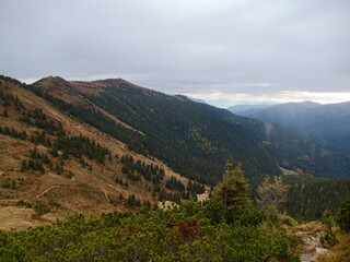 autumn hiking in seckauer alpen austria