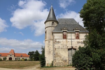 Fototapeta premium Château des Oudairies, vue de l'extérieur, ville de La Roche sur Yon, département de la Vendée, France