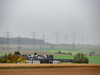 Landwirtschaftliches Geb&auml;ude alleinstehend in den Feldern