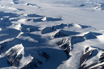 連なる氷山、グリーンランド