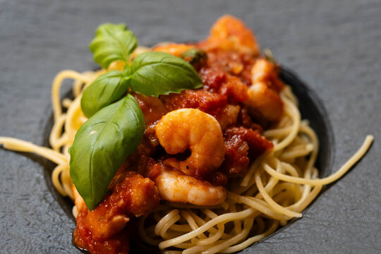 leckere Garnelen mit Kr&auml;utern und Gew&uuml;zen