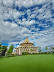 Naklejka premium Kuching, Sarawak Malaysia 18 September 2025 Sarawak State Legislative Assembly Building is the current state legislative complex of Sarawak.