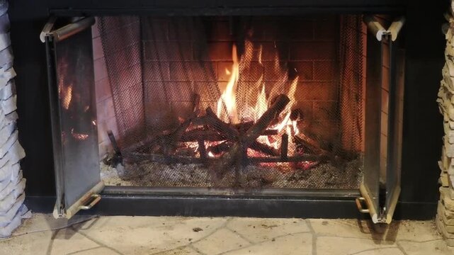 暖かい暖炉の火