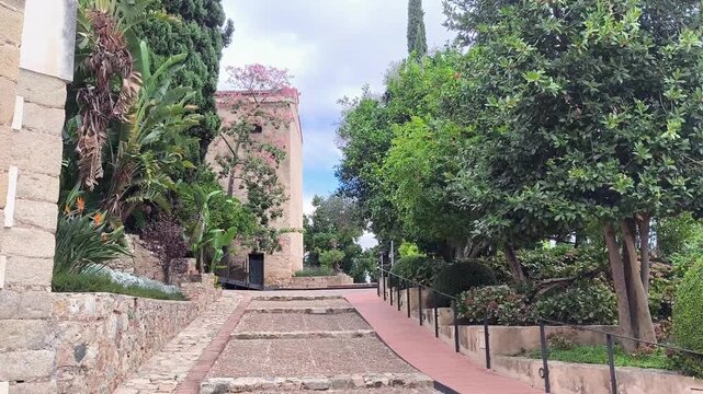 Entrada a jardines de la Galera