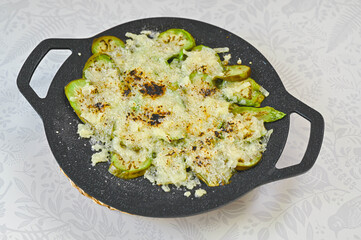 白茄子のチーズがけ