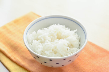 茶碗に盛ったご飯