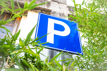 Free parking signal