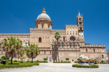 Obraz premium Palermo Cathedral, the cathedral church of the Roman Catholic Archdiocese of Palermo, located in Palermo, Sicily, southern Italy.
