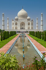 Taj Mahal, white marble mausoleum on the bank of the Yamuna river in Agra city, Uttar Pradesh state, India.