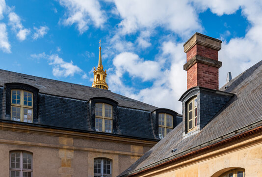 Les b&acirc;timents de l'&eacute;cole militaire et le d&ocirc;me des Invalides, Paris, France