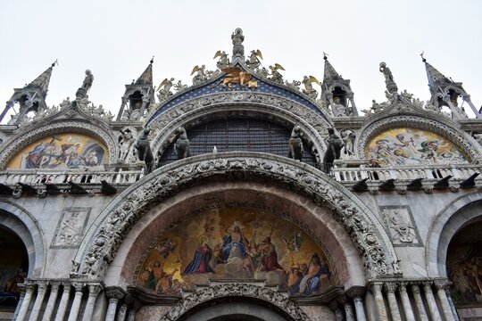 st vitus cathedral - Powered by Adobe